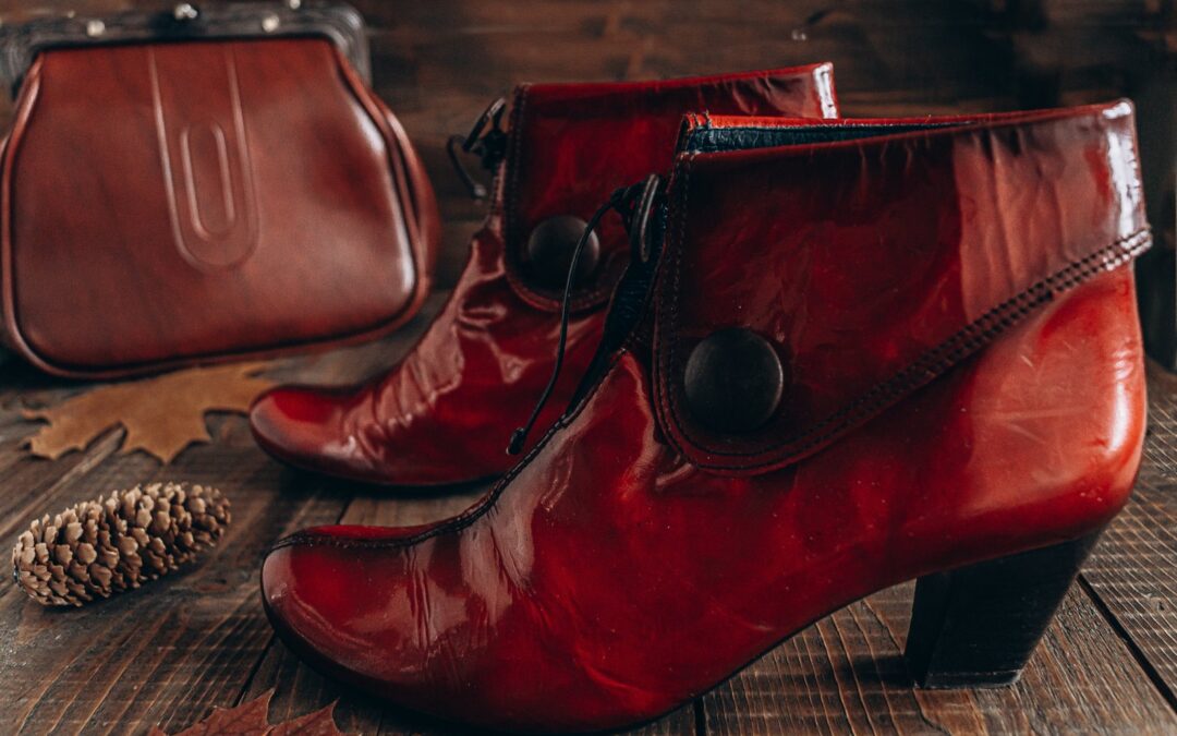 Botki lakierowane na wieczór – eleganckie stylizacje na specjalne okazje