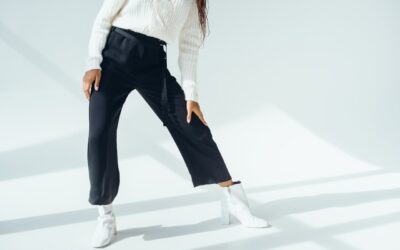 Stylizacje z szerokimi spodniami — jak nosić fason wide leg na co dzień i do pracy?